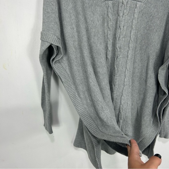 CABI grey oversized boxy charolette sweater R6 - Picture 2 of 7